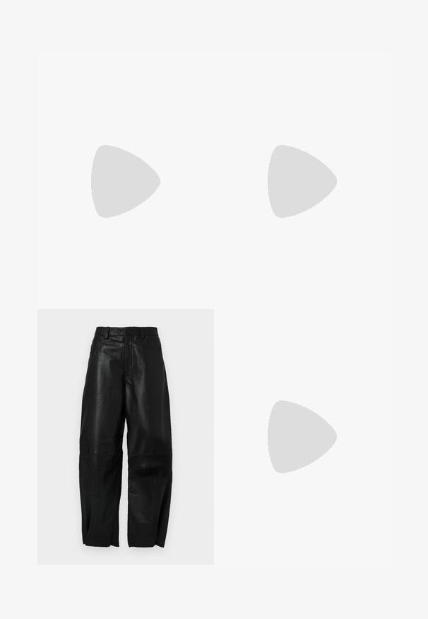 Melnā sieta ilgu piedurkņu virsma ar iebūvētu melnu krūšturi, piedāvāta ar pieguļošu dizainu, caurspīdīgu tekstūru un spīdīgiem melniem akcentiem.; Melnas ādas bikses ar brīvu piegriezumu, ar taisna kāju dizainu, priekšējiem kabatas un redzamām šuvju detaļām.; Melnas ādas potītes zābaki ar norādītu pirkstu un mazu papēdi. Ar zelta ķēdes akcentu uz potītes. Iespaidīgi izvietoti uz teksturētas akmens virsmas.; Melnas ādas plecu soma ar taisnstūra formu, gludu tekstūru, plānu plecu siksnu un minimālistisku dizainu.