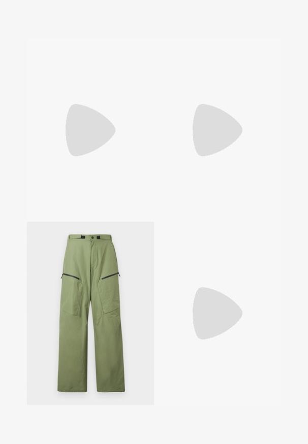 Svetlo olivovo zelené bavlnené tričko s krátkymi rukávmi, okrúhlym výstrihom a malou čiernou grafikou s motívom stromov a slnka na hrudi.; Zelené vonkajšie nohavice vyrobené z ľahkého materiálu, s vysokým pásom, dvoma prednými vreckami na zips a logom umiestneným na stehne.; Čierne behacie topánky so sieťovinovým a syntetickým zvrškom, flexibilná podrážka a elastické šnúrky. Obsahuje polstrovanú medzipodrážku pre pohodlie.; Čierna mikina s kapucňou a šedým maskáčovým ľadvinkou, ktorý má zips a červenú značkovú nášivku, nosená cez hruď.