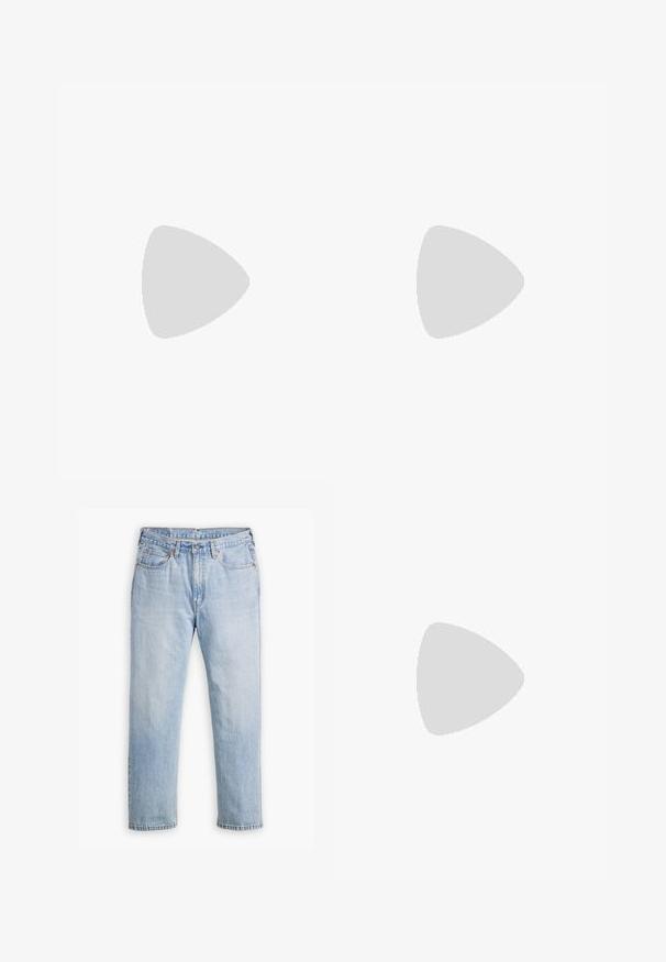 Witte katoen T-shirt met korte mouwen en een ronde halslijn. Heeft zwarte cursieve tekst "Inferno" op de linkerborst. Soepele textuur.; Lichtblauwe denim jeans met een recht model, vijf zakken en contrasterende stiksels. Knopen- en ritssluiting bij de taille.; Witte sneaker met zwarte en grijze accenten, voorzien van een grijze neus met textuur, zwarte rubberen zool en platte witte veters. Schoon ontwerp, minimalistische stijl.; Zonnebril met een slank, zilveren metalen frame, grijs getinte lenzen en een aerodynamisch ontwerp met puntige randen en dunne pootjes.