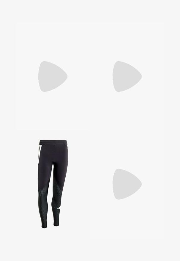 Czarna bezrękawnikowa koszulka sportowa z okrągłym dekoltem, białe logo Adidas na klatce piersiowej oraz białe akcenty wzdłuż ramion. Gładka tekstura materiału.; Czarne legginsy sportowe z teksturowanym dolnym materiałem, ozdobionym małymi białymi kropkami. Zawierają kieszeń boczną oraz projekt kontrastowych paneli.; Czarny sportowy but z białym wzorem trzech pasków, gładką teksturą i etykietą ADIZERO, sznurowany przez rękę w pierścionkach.; Białe plastikowe okulary przeciwsłoneczne z dużymi owalnymi soczewkami o szarym zabarwieniu. Posiadają czarne wkładki na uszy oraz małe logo na ramce. Gładkie wykończenie.