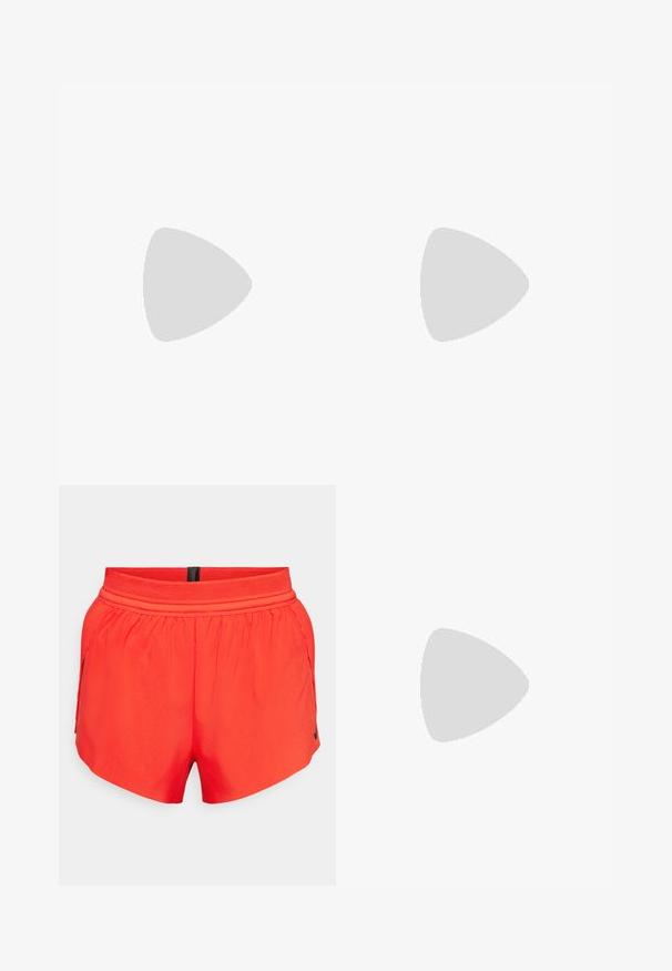 Nike Performance ADVANTAGE  - Sportfelső - team red; Piros sportnadrág könnyű anyagból, rugalmas derékkal, oldal zsebekkel és egy kis fekete logóval az alján.; Nike futócipő, fekete és ezüst színvilággal, hálós felső résszel, texturált talppal és biztos illeszkedést biztosító fűzőrendszerrel.; Fekete nejlon bevásárlótáska két erős fogantyúval és cipzárral. Jellemzője egy kiemelkedő fehér Nike pipa logó vízszintes csíkozott kialakításban.