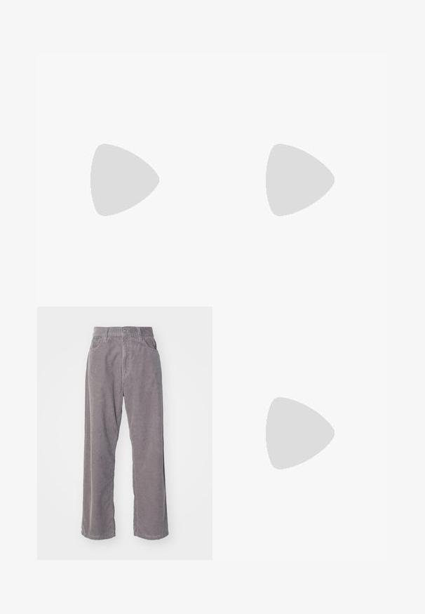 Carhartt WIP DUSTER SCRIPT - T-shirt basique - basalt; Pantalons en velours côtelé gris avec une coupe large, présentant des côtes verticales, une fermeture à boutons et deux poches avant.; Chaussure à lacets en tissu gris texturé avec des accents noirs, semelle en caoutchouc épaisse et détails en coutures blanches. Design à bout rond.; Ensemble de sept bagues en argent présentant divers designs, notamment des motifs torsadés, entrelacés et gravés. Différentes formes et largeurs.