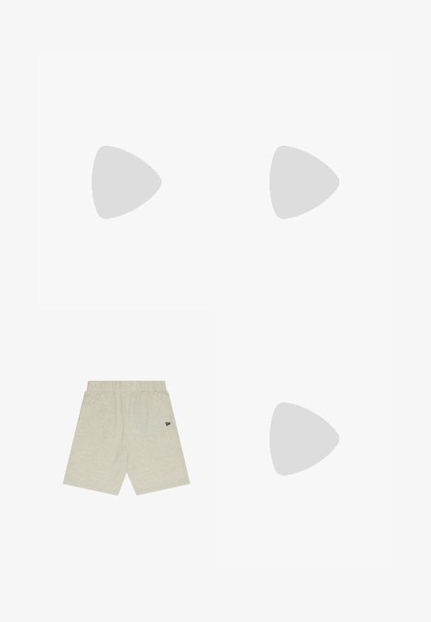 Melnā bezpiedurkņu topa kreklā ir teksturēts raksts, apaļa kakla izgriezums. Izgatavots no viegla adīta materiāla.; Gaiši pelēki kokvilnas šorti ar elastīgu jostu. Vienkāršs dizains, taisna griezuma, ar mazu melnu logotipu kreisajā pusē.; Kādas brūnas zamšādas slidensandalītes ar divām regulējamām sudraba sprādzēm, melna teksturēta zole un perforēti elementi augšdaļā.; Navy zils denima plecu soma ar bēša šuvēm, regulējamu siksnu un ādas uzšuvi. Tam ir priekšējais kabatiņš un izturīga konstrukcija.