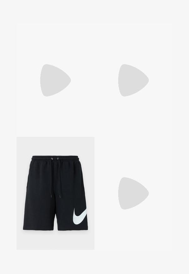 T-shirt in cotone azzurro chiaro con una grafica di un cartello giallo "Cautela" sul davanti. Vestibilità comoda con maniche corte e scollatura rotonda.; Pantaloni corti neri in cotone con vita elastica, cordino, tasche laterali e un grande logo Nike bianco stampato sul lato sinistro.; Sneaker Nike Air Max 90 bianco con tomaia in mesh e pelle, punta forata e un'unità air visibile nel tallone.; Occhiali da sole neri con finitura opaca, lenti rettangolari, leggero curvatura sulle tempie, dettaglio logo discreto e lenti color fumo.