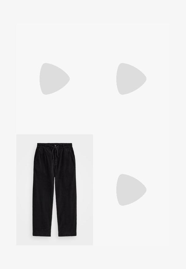 Polo de culoare bleu marin cu dungi orizontale de culoare bleu deschis. Dispune de o guler, trei nasturi și un mic logo brodat pe piept.; Pantaloni negri din catifea cu o croială lejera, având un tiv elastic cu șnur și buzunare laterale. Materialul prezintă o textură ribbed.; Tenisi albi cu vârful jos, cu un exterior din piele texturată, talpă crem cu striații și accent de călcâi în nuanță de bej. Au șireturi albe și detalii cu logo pe călcâi.; Eșarfă bleumarin cu un grafic gri al unui jucător de polo pe cal, având margini franjurate.