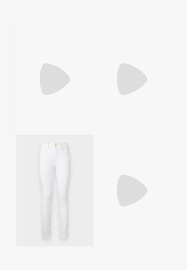 Blå og hvit stripete langermet topp med båthals. Laget av lett stoff med en avslappet passform og rett kant.; Hvite denim skinny jeans med høy midje, to frontlommer og gullfarget knappelukking. Glatt tekstur, tettsittende silhuett, og ingen synlige mønstre.; Sorte skinnloafere med en glatt overflate, sydd detaljer rundt tåen, og en lav gummisåle. Kombinert med vide svarte bukser.; Brun kunstlæder skuldertaske med buet form, minimal syning og detaljer i guld-tonet hardware. Har en top lynlås lukning og justerbar rem.