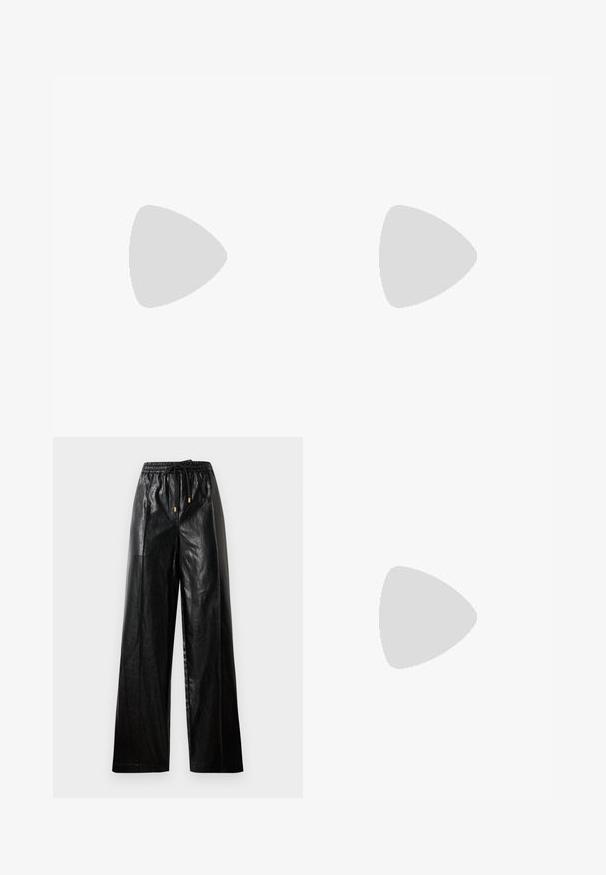 Zwarte geribbelde tanktop met een aansluitend ontwerp, meerdere gekruiste bandjes en een open achterkant. Gladde textuur met een ronde halslijn.; Zwarte leren wijde broek met een elastische tailleband, koord, en gouden hardware accenten. Heeft een gladde textuur en een losse pasvorm.; Zwarte puntige hoge hak schoen met een krokodillenleren textuur, met een slank ontwerp, hoge stiletto-hak, en een gladde zwarte binnenkant.; Zwarte lederen handtas met een gebogen ontwerp, voorzien van zilveren studs, een gesp en twee zijvakken. Verstelbare schouderband voor verschillende draagmogelijkheden.