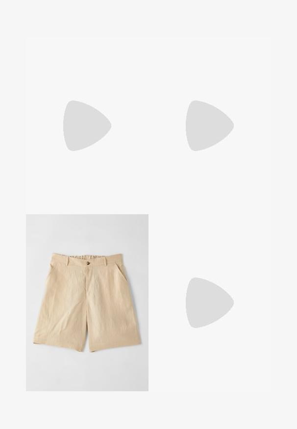 Braušas īsās piedurknes T-kreklas, izgatavots no kokvilnas, ar apaļu kakla izgriezumu, ar maziem oranžiem uzrakstiem uz krūtīm un brīvu piegriezumu.; Paul Smith Šorti - sand; Tumši brūnas tekstūrētas ādas sporta kurpes ar saistēm priekšā un baltu rievotu gumijas zoli uz vienkārša gaiša fona.; Melnas taisnstūra formas saulesbrilles ar tumšiem stikliem, bieza plastmasas rāmja, zelta akcenti pie tempļiem un zīmola logo iegravēts roku daļā.