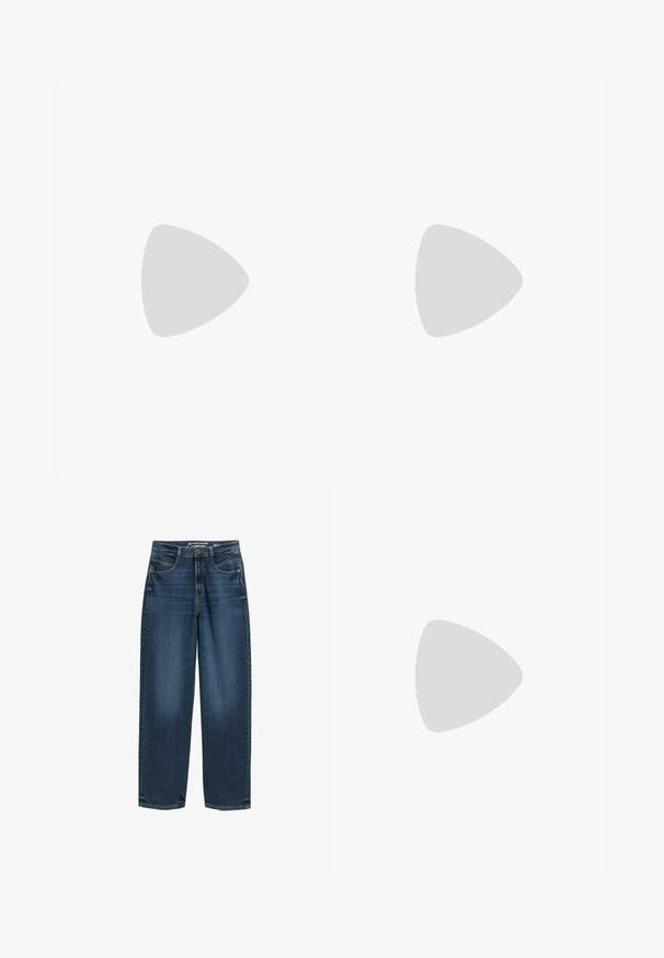 T-shirt à manches courtes bleu marine en coton, avec un col rond et un design simple, sans embellissements, offrant une coupe régulière.; Jean large taille haute bleu foncé, avec poches avant et texture denim classique. Fini avec des détails de couture subtils et des ouvertures de jambe droites.; Baskets beige et blanches avec un dessus texturé, fermeture à lacets et collier rembourré. Dotées de trois rayures blanches sur les côtés et d'une semelle en caoutchouc.; Sac fourre-tout bleu marine en nylon lisse, avec deux poignées texturées et un patch logo rectangulaire noir à l'avant.