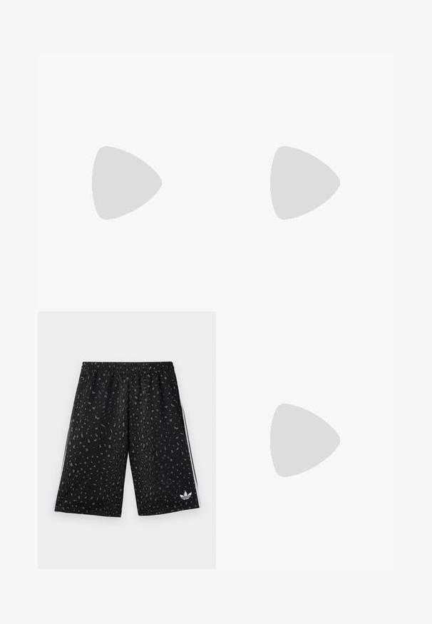 Lichtblauwe katoenen poloshirt met korte mouwen, drie knopen, en geborduurd logo op de linkerborst. Gladde textuur.; Zwarte sportshorts met een luipaardprintpatroon in donkergrijs. Voorzien van een elastieken tailleband en witte zijstrepen met een logo.; Zwarte suède sneakers met witte veters en drie witte strepen. Heeft een cirkelvormig zwart logo op de tong en een gumrubberen zool.; Zwarte zonnebril met een ronde montuur, gradient lenzen en glanzende afwerking. Beschikt over subtiele logo-accenten op de slapen.