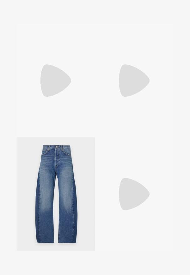 Won Hundred AGNETHA - Majica z dolgimi rokavi - black; Jeans iz denima v prehodu svetlo do temno modre barve, s sproščenim širokim fitom, petimi žepi in vidnimi šivi.; Črne čevlje z visoko peto in konico v obliki puščice, z teksturo krokodilje kože, ki se ponašajo s sleek oblikovanjem, visokim stiletto peto in gladkim črnim notranjostjo.; Črna usnjena torbica s ukrivljenim dizajnom, ki vsebuje srebrne žebljičke, zaponko in dve stranski žepki. Nastavljiv trak za različne možnosti nošenja.