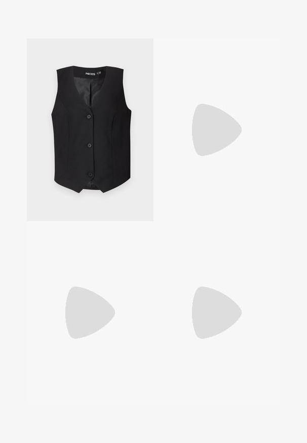 Schwarwest mit V-Ausschnitt, ärmellosem Design und fünf Knopfverschlüssen. Hergestellt aus strukturierter Stoff mit glattem Innenfutter.; Zwei ärmellose, gerippte Rollkragenoberteile in Schwarz und Weiß, mit einer figurbetonten Passform und glatter Textur sowie einer cropped Länge.; Schwarze, hochtaillierte, maßgeschneiderte Hose mit weitem Bein, Gürtelschlaufen und vorderen Falten auf weißem Hintergrund.; Sportschuhe mit einem Obermaterial aus weißem Leder, grauer Wildleder-Zehenkappe und drei schwarzen Streifen. Sie verfügen über ein blaues Logo auf der Zunge und eine strukturierte Gummisohle.
