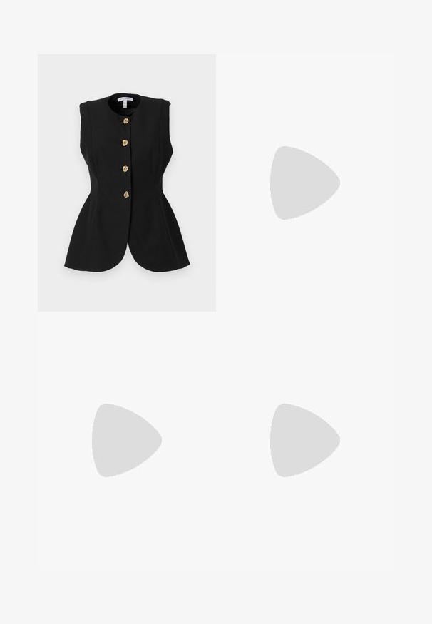 Rachel Gilbert MYA VEST - Vest - black; Valge pika käisega krae särg, mis on valmistatud puuvillast. Omab nööbipaneeli esiosa ja ühte rinna taskut. Sujuv tekstuur, vabalt lõigatud.; Mustad, laiad puuvillased püksid, lukuga ja nupuga, ees volditud ja küljetaskutega.; Musthave mustika tantsutossud mustast nahast, ümmarguse varbaga, siledast tekstuurist, minimaalse õmblusdetailiga ja paindliku tallakujundusega.