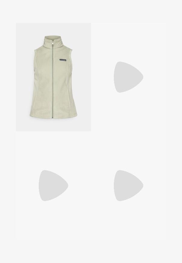 Fleece vesta ve světle zelené barvě s vysokým límcem a plným zipem vpředu. Na levém prsu se nachází malé černé logo Columbia.; Béžový fleecový pulover s polozipem, stojáčkovým límcem a dlouhými rukávy. Obsahuje malé nášivkové logo na levé části hrudi. Měkká textura.; Černé legíny s vysokým pasem, šnůrkou, hladkým povrchem a přiléhavým střihem. Obsahují švy podél stran.; Černé turistické boty s mírně vyšším střihem, které mají texturovaný svršek, šedé detaily a odolnou gumovou podrážku s trakčními výstupky.