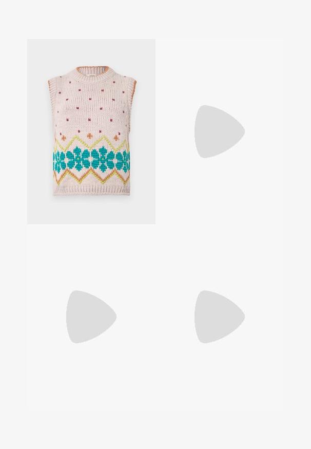 Dzianinowy bezrękawnik w jasnoróżowym kolorze z turkusowym motywem kwiatowym, pomarańczowymi akcentami i fakturowanym wzorem. Żebrowany dekolt i dół.; Dwie białe bawełniane koszulki z krótkim rękawem, okrągłym dekoltem i dopasowanym krojem, o gładkiej strukturze i minimalistycznym wzornictwie.; Beżowe spodnie cargo z wysokim stanem, szerokimi nogawkami i czterema dużymi bocznymi kieszeniami. Wykonane z trwałego materiału o gładkiej fakturze i minimalnych detalach.; Czarne zamszowe sneakersy z białymi trzema paskami, złotym logo i brązową gumową podeszwą. Charakteryzują się niskoprofilowym zapięciem na sznurówki.