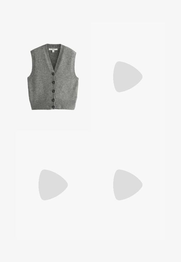 Next BUTTON FRONT TANK - REGULAR FIT - Liivi - grey; Kaksi lyhythihaista t-paitaa, yksi valkoinen ja yksi musta, valmistettu puuvillasta. Molemmissa on pyöreä kaula-aukko ja yksinkertainen, klassinen muotoilu.; Housut, joissa on leveät lahkeet tummanharmaasta kankaasta. Varustettu napin sulkemisella, etupleiteillä ja vyölenkeillä. Sujuva rakenne ja räätälöity muotoilu.; Mustat kiiltonahkaiset tennarit, joissa on kolme valkoista raitaa, mustat narut ja teksturoitu musta pohja, yhdistettynä oliivinvihreisiin housuihin.