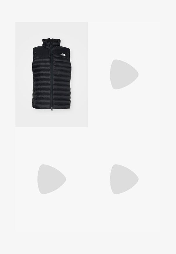 Μαύρο φουσκωτό γιλέκο με ψηλό κολάρο, μπροστινό φερμουάρ και λογότυπο στην αριστερή πλευρά του στήθους. Φτιαγμένο από λείο, λαμπερό ύφασμα με οριζόντια καπιτονέ σχέδια.; The North Face SHADOW LONG SLEEVE - Μπλούζα με μακριά μανίκια - black; Μαύρα καπρί κολάν κατασκευασμένα από ελαστικό ύφασμα, με ψηλό μέσο και μικρό λευκό λογότυπο στην αριστερή πλευρά. Ομαλή υφή.; Μαύρο αθλητικό παπούτσι με υφή στο επάνω μέρος, διαθέτει γκρι λεπτομέρειες και λευκή ενδιάμεση σόλα. Περιλαμβάνει ετικέτα έλξης και έντονο λογότυπο μάρκας στη φτέρνα.