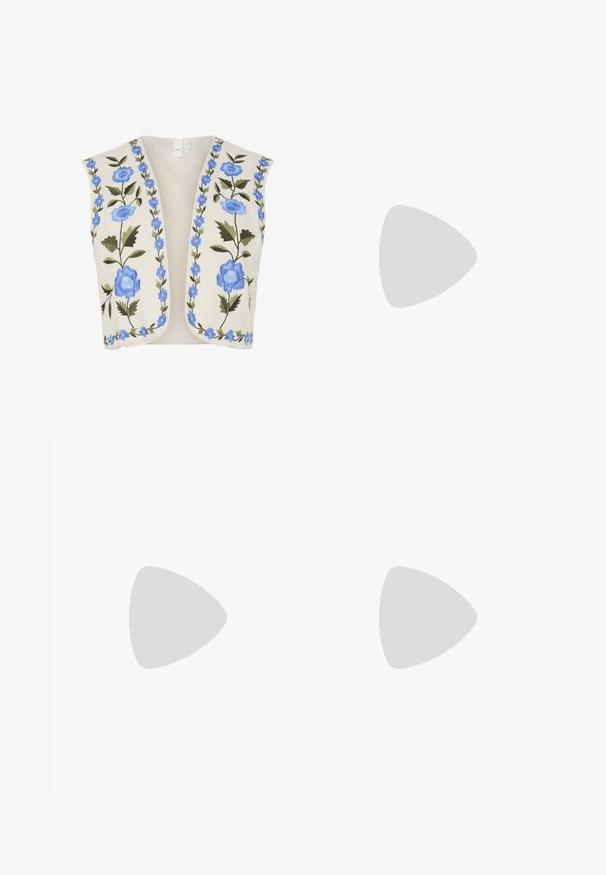 YAS YASWOW - Weste - birch; Weißes Baumwoll-Top mit Rundhalsausschnitt, ohne Ärmel und figurbetontem Schnitt. Glatte Textur, schlichtes Design und minimale Nähdetails.; Weiße, knielange Rock aus leichtem Stoff mit elastischem Bund und Kordelzug. Mit einem rüschierten Saum und subtiler Textur.; Schwarze Flip-Flops mit einer weich strukturierten Gummisohle und eleganten synthetischen Riemen. Das Design umfasst minimale Hardware und ein niedriges Profil.; Grauer gerippter Croptop und olivgrüner Rock mit hoher Taille. Das Modell hält eine weiße Schultertasche mit Ausschnittdetails. Schlichte Gestaltung, taillierte Silhouette.