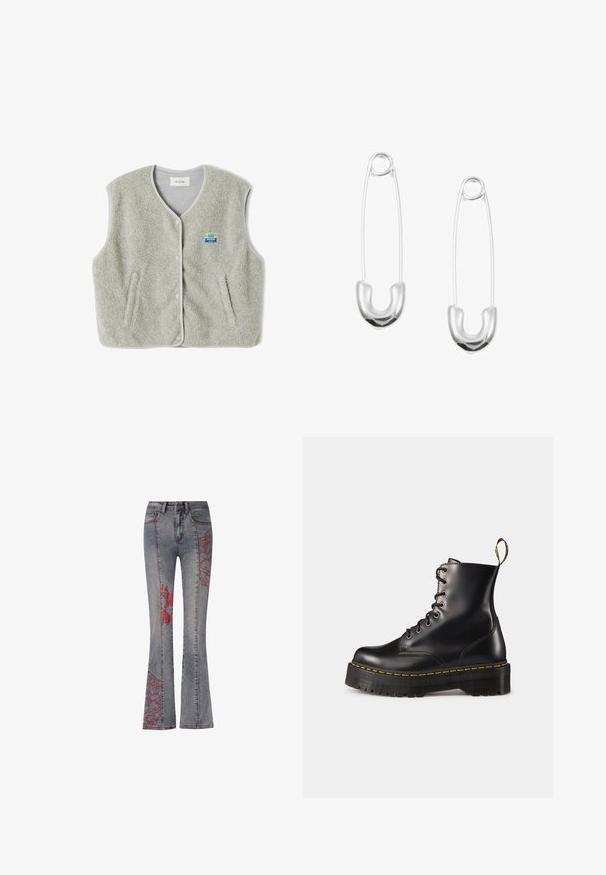 Grijze fleece vest met knopenfront, twee zijzakken en een klein kleurrijk merklogo aan de linkerkant. Randen hebben contrasterende afwerking.; Rode sweater met lange mouwen van een gestructureerde gebreide stof, met een ronde halslijn en subtiele zijaccenten, met een logo-detail aan de zoom.; Uitgebreide jeans in vervaagd blauwe denim met rode geborduurde bloem- en abstracte patronen op de buitenbenen. Standaard vijf-pocketontwerp en riemlussen.; Zwarte leren veterschoenen tot de enkel met een robuuste zwarte zool en gele stiksels. Kenmerkend zijn de trekloop aan de achterkant en de ronde metalen oogjes.; Zilveren veiligheidsspelden met een afgerond U-vormig ontwerp, voorzien van een glanzende, gladde textuur en open ronde uiteinden voor eenvoudig gebruik.