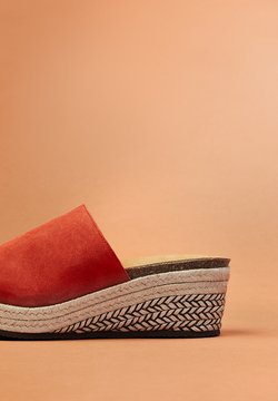 Ofertas en Zuecos online | Comprar colección de mujer en Zalando