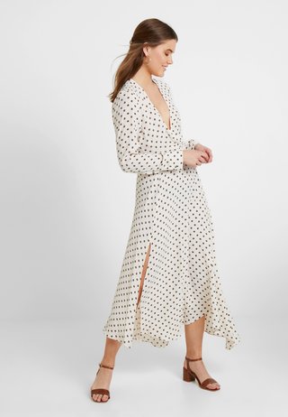 EXTURED DOT DRESS - Hverdagskjoler - cream