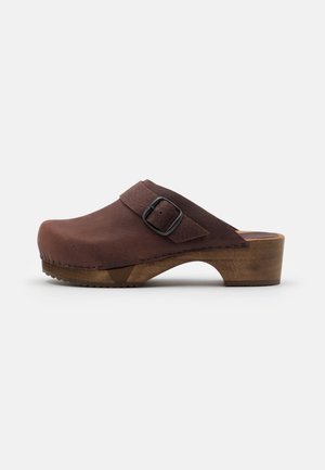Sanita Cyber Monday 2020 på nett hos Zalando.no Sanita YARA Tresko antique brown Zalando.no