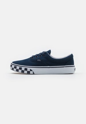 vans era 43