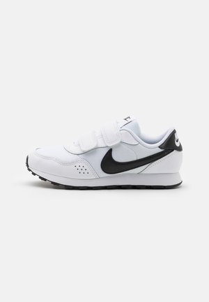 basket blanche taille 35
