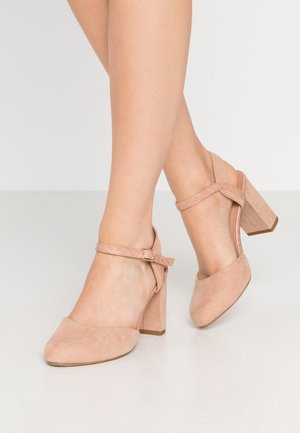 hot pink shoes wide fit