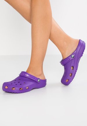 lilac coloured shoes