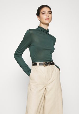 DAY Birger et Mikkelsen Turtleneck — Gensere med høy hals Grønn genser med høyhals, BRUUNS BAZAAR by Copenhagen