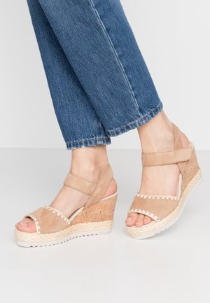 gabor nude shoes