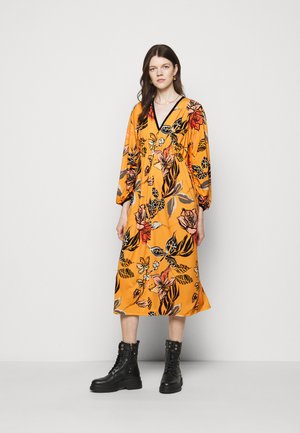Elegante Marc Cain Kleider Fur Besondere Anlasse Zalando 