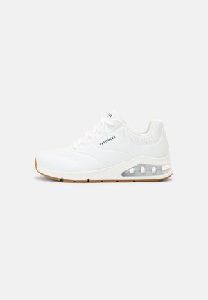 skechers blanches