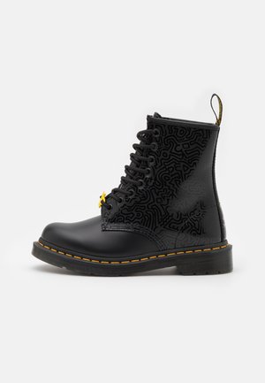 dr martens modern classic 1460
