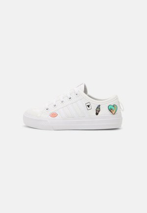 basket blanche taille 35