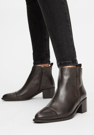 Bianco Jodhpurs online | Dam & Herr | Zalando Bianco Jodhpurs online | Dam & Herr | Zalando