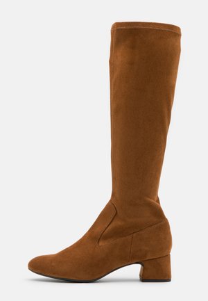 unisa tall boots
