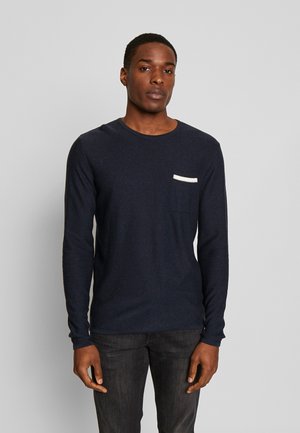 Strikket klær Solid på nett hos Zalando.no Solid JOEY O-NECK POCKET - Strikkegenser - navy mela