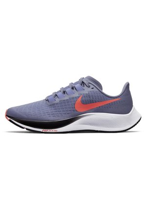 nike pegasus 42.5