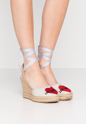MOSCHINO Sandaler online för dam, herr & barn Zalando MOSCHINO Sandaler online för dam, herr & barn Zalando
