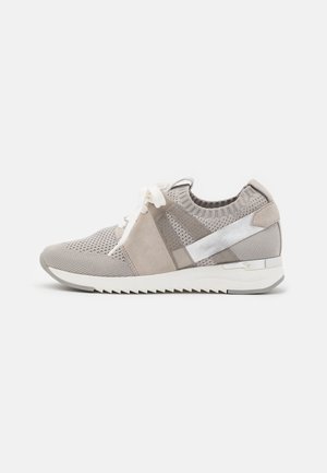 chaussures caprice soldes