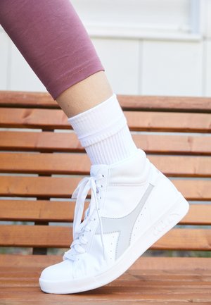 zalando sneaker release dam