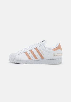 Bærekraftig mote for damer | En grønnere garderobe | Zalando Converse Sko: Kjøp opp til −50% | Stylight